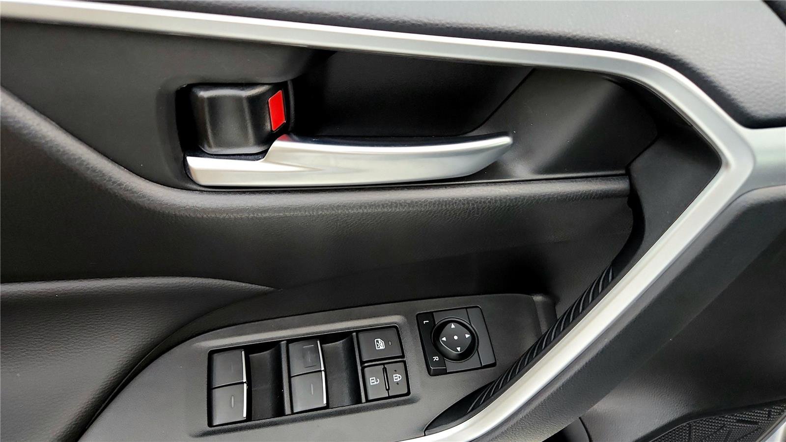 Certified 2025 Toyota RAV4 XLE image 35