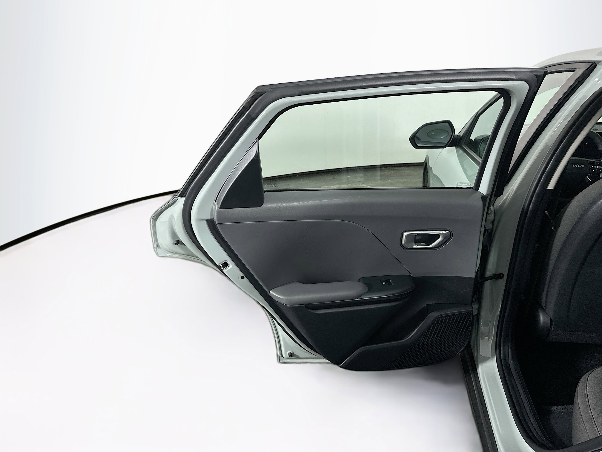 Used 2025 Kia K4 LXS image 26