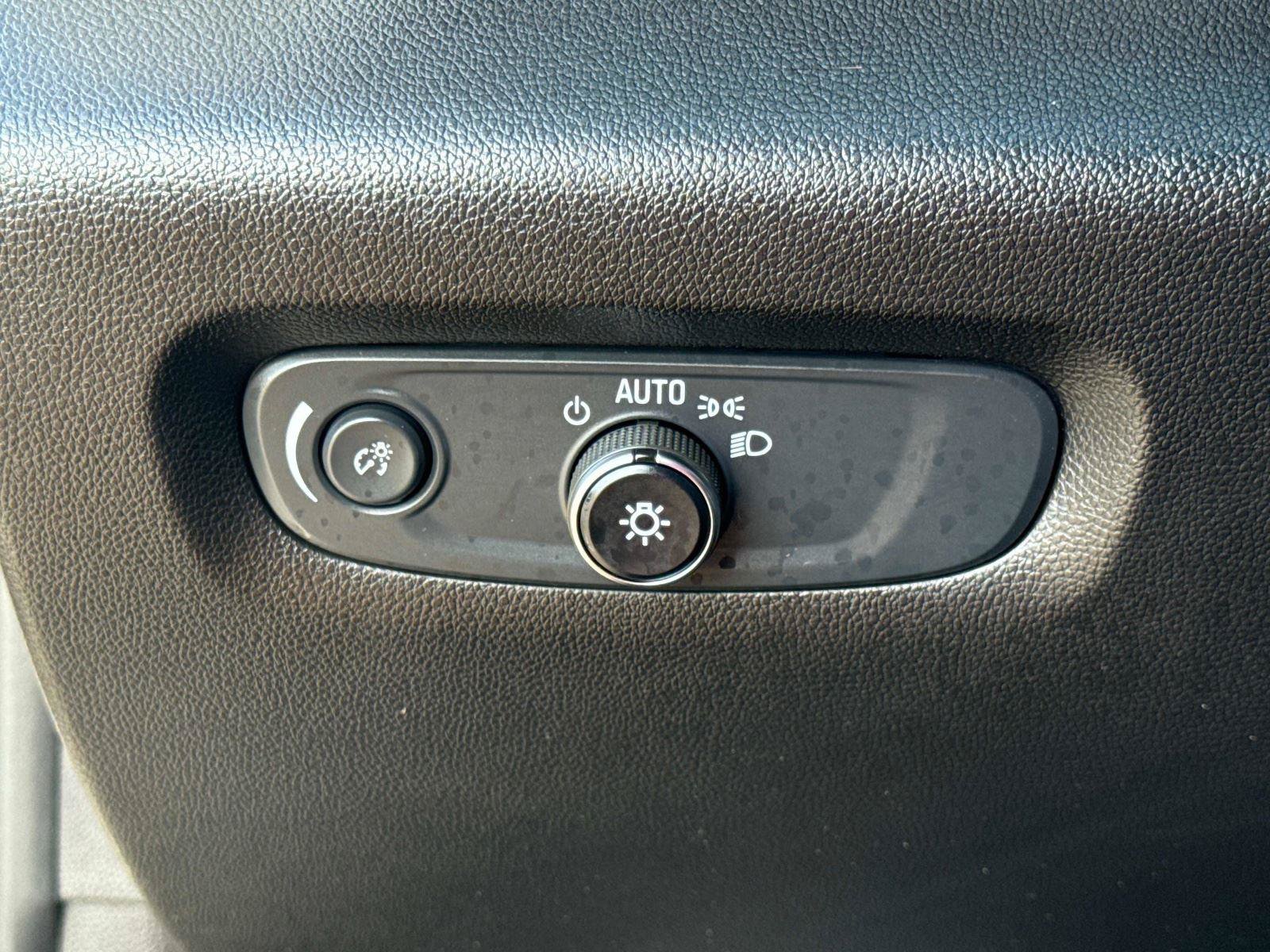 Used 2019 Chevrolet Traverse LS FWD image 29