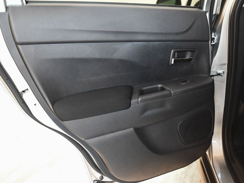 Used 2025 Mitsubishi Outlander Sport LE image 9