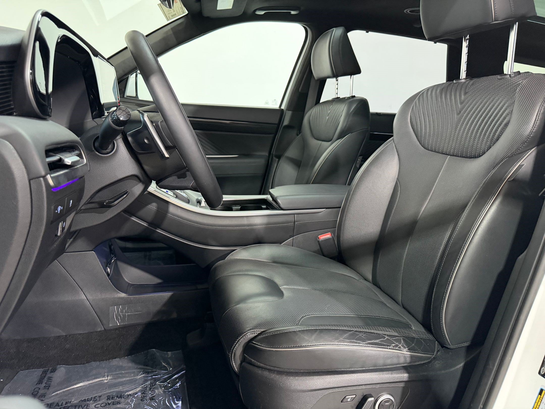 Used 2023 Hyundai Palisade Calligraphy FWD image 4