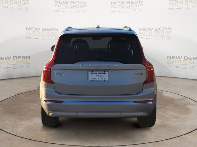 Certified 2025 Volvo XC90 B5 Core AWD/4WD image 4
