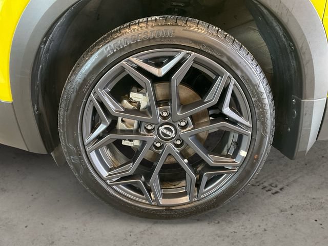 Used 2025 Nissan Kicks SR w/ SR Premium Package AWD/4WD image 14