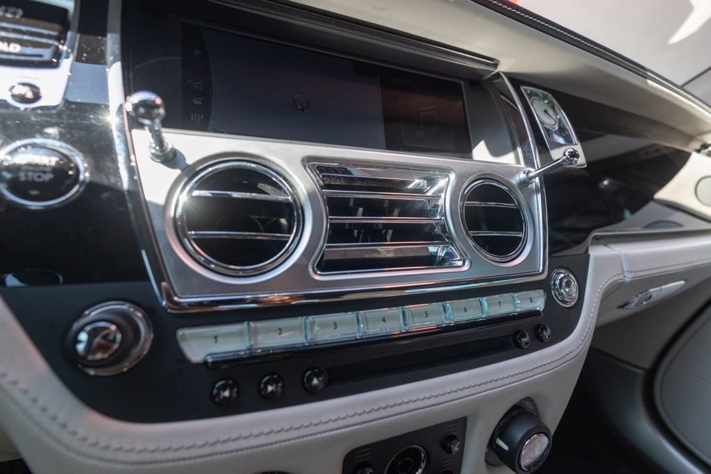Used 2019 Rolls-Royce Wraith RWD image 27