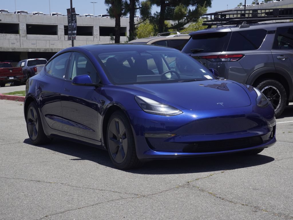 Used 2023 Tesla Model 3 Standard Range RWD image 2