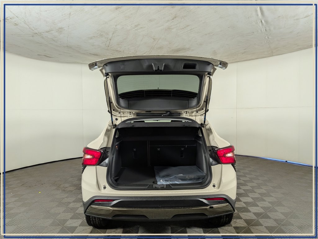 New 2026 Chevrolet Trax ACTIV w/ Driver Confidence Package FWD image 9