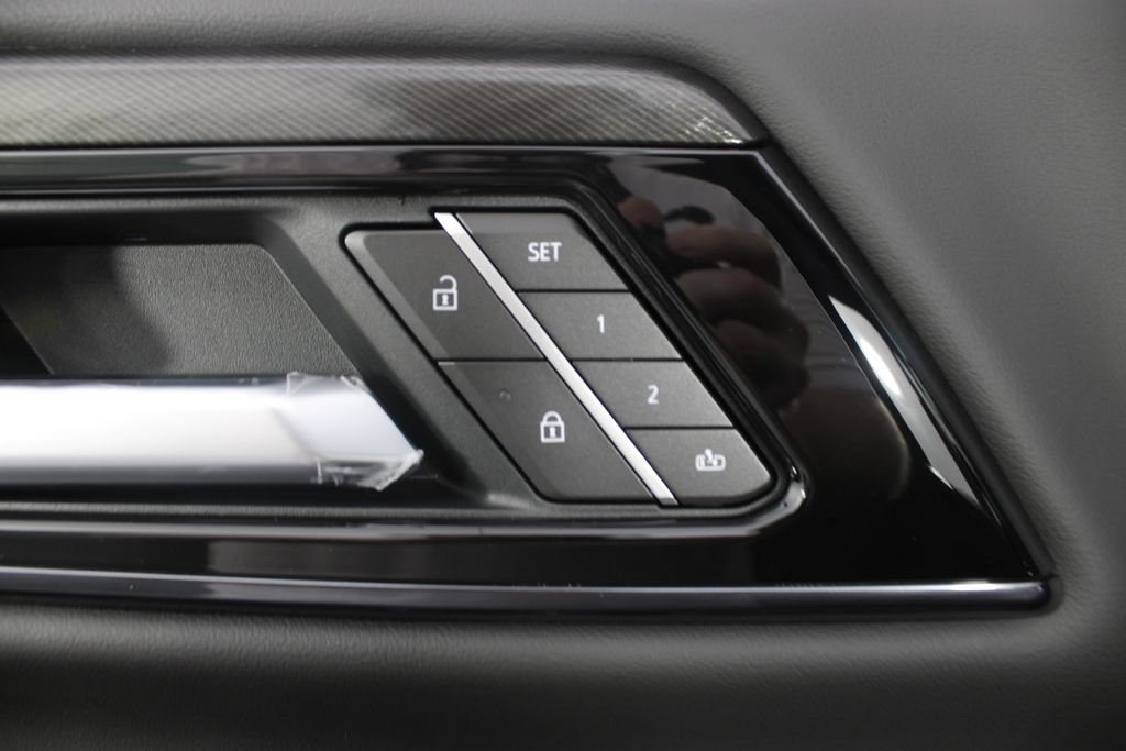 New 2026 GMC Yukon XL AT4 AWD/4WD image 16