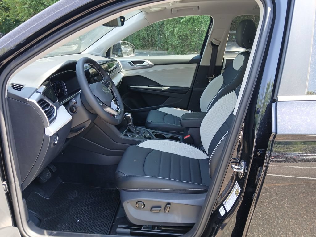 New 2026 Volkswagen Taos SEL AWD/4WD image 9