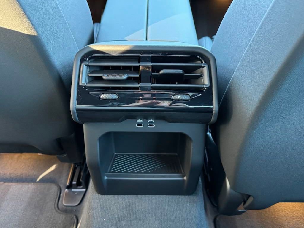 Used 2025 BMW 530i 530i w/ M Sport Package image 16