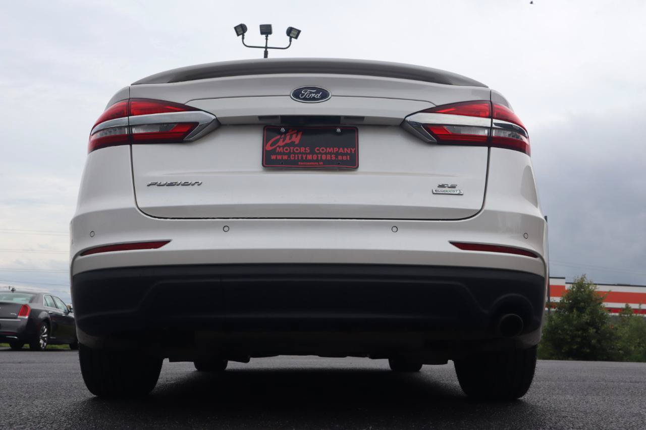 Used 2019 Ford Fusion SE w/ Equipment Group 151A FWD image 10