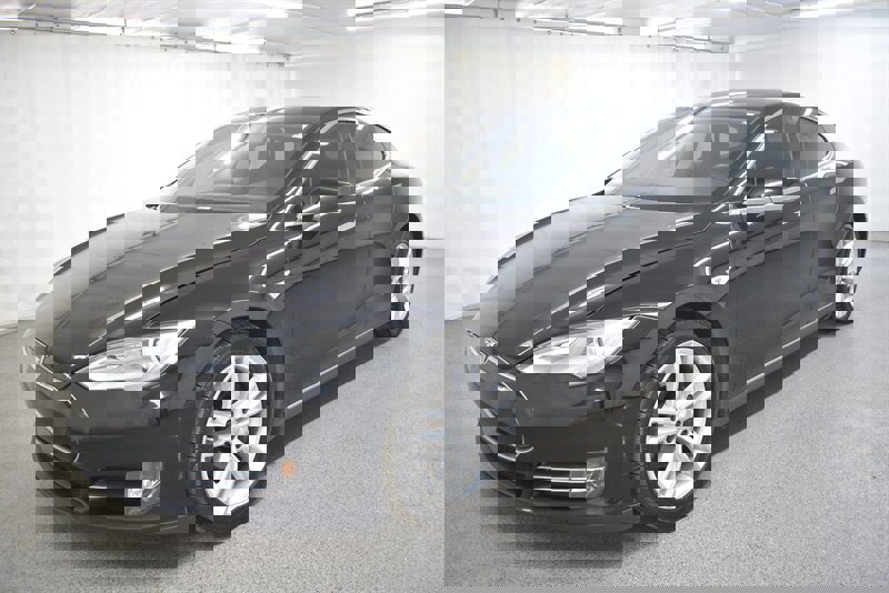 Used 2013 Tesla Model S Performance image 3