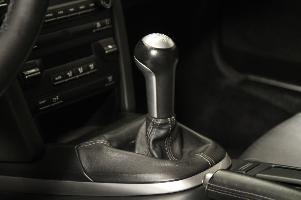 Used 2009 Porsche Cayman S image 9