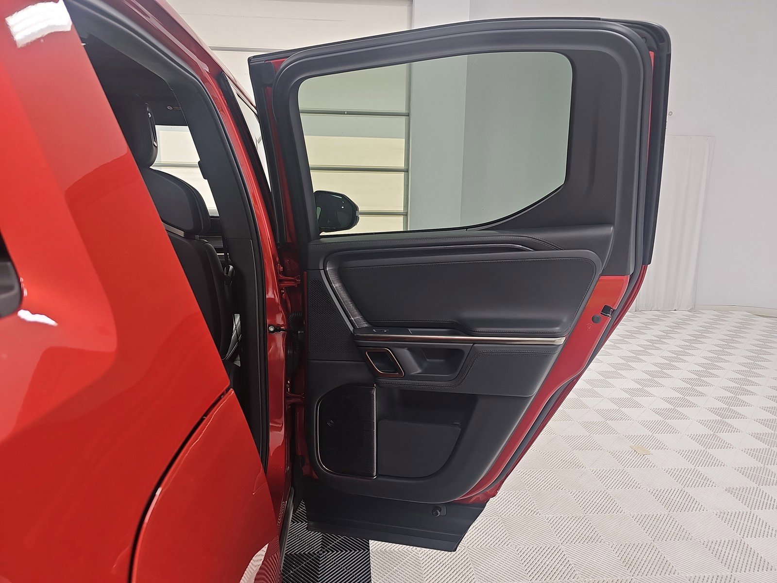 Used 2023 Rivian R1T Adventure image 19