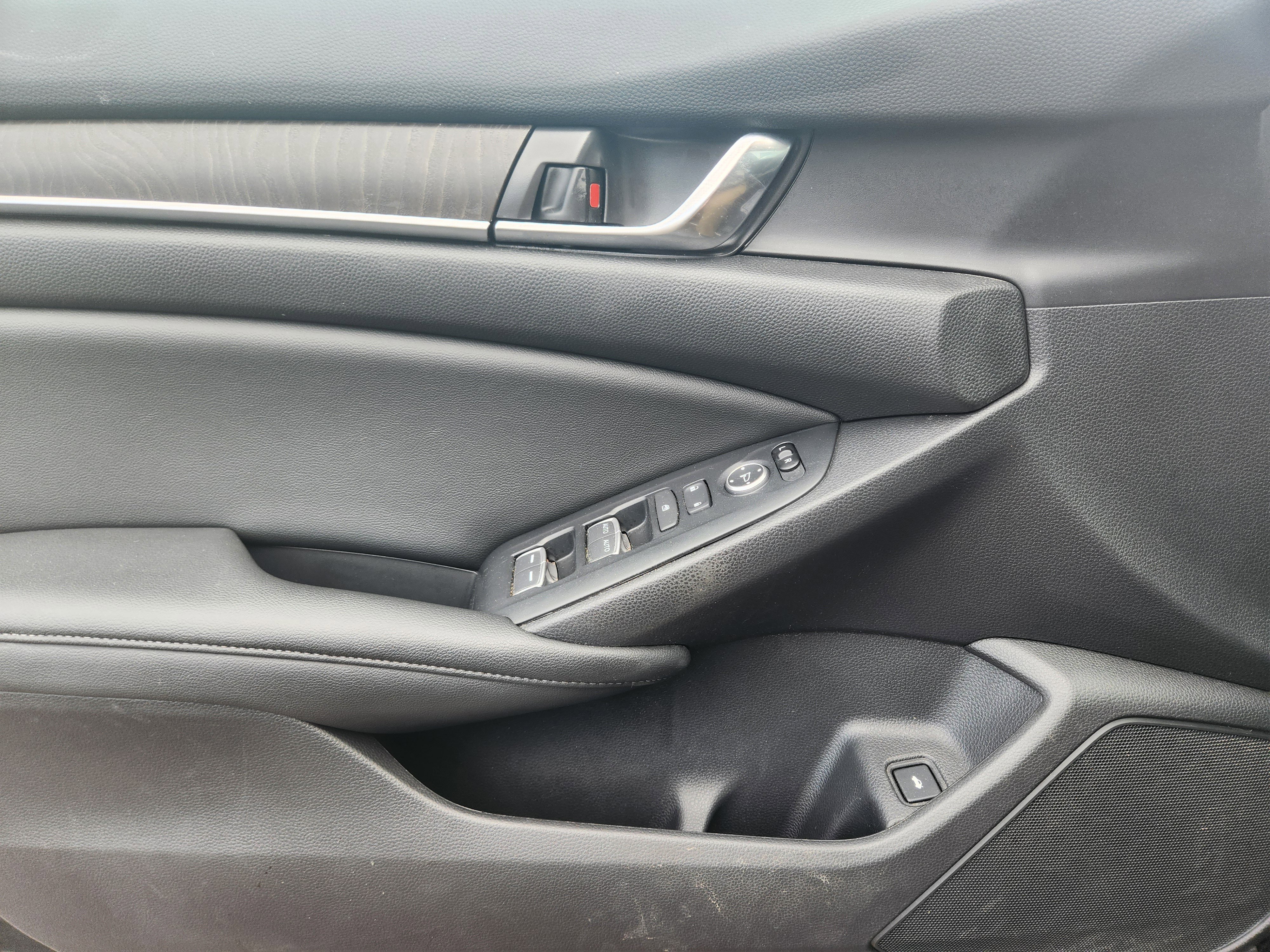 Used 2019 Honda Accord EX image 15