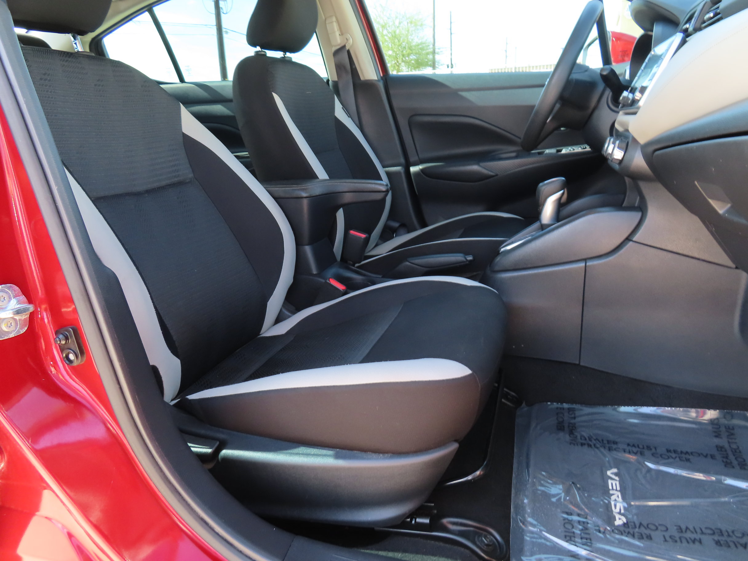Used 2020 Nissan Versa SV FWD image 15