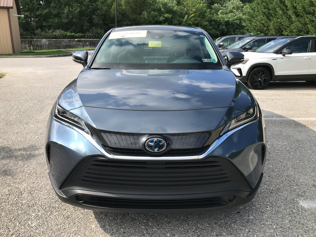 Certified 2021 Toyota Venza LE AWD/4WD image 3