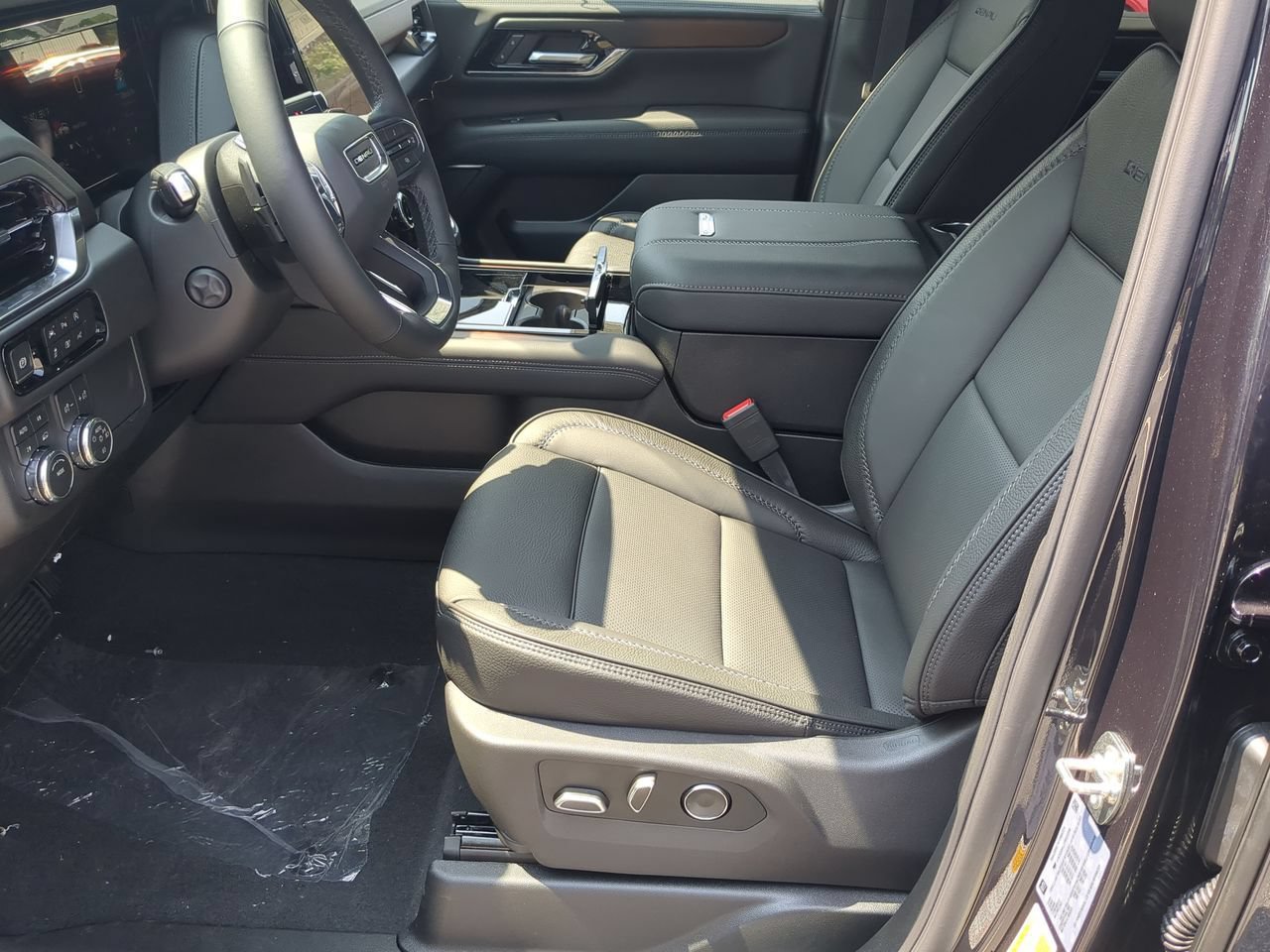 New 2026 GMC Yukon Denali AWD/4WD image 19