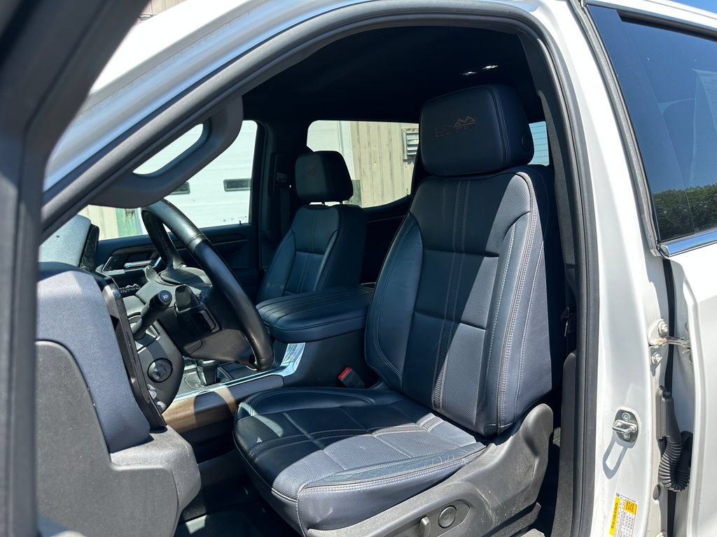 Used 2023 Chevrolet Silverado 1500 High Country w/ Technology Package AWD/4WD image 19