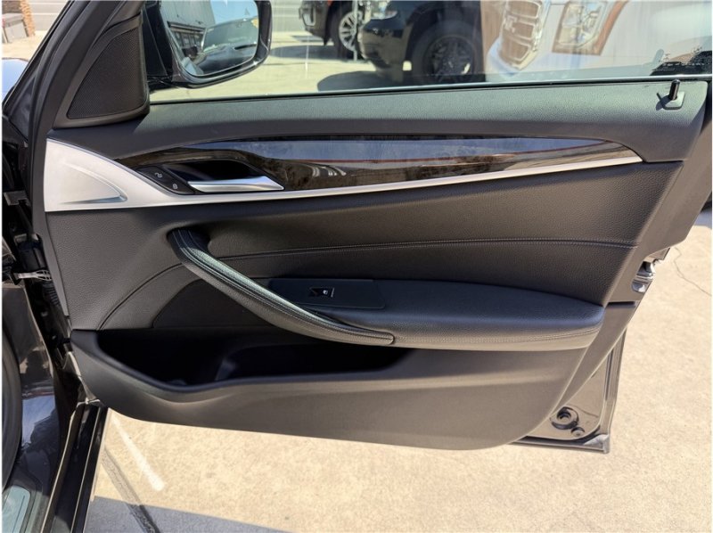 Used 2019 BMW 540i w/ Convenience Package RWD image 29