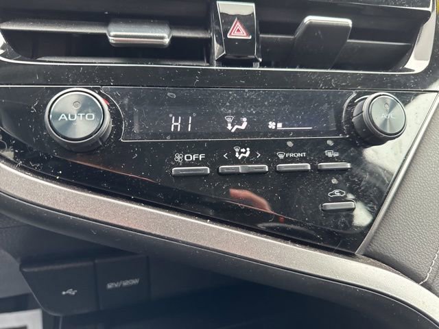 Used 2024 Toyota Camry SE image 16