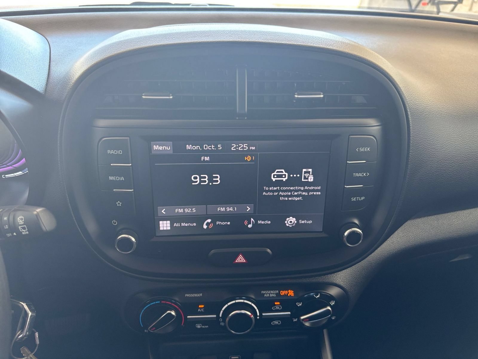 Used 2025 Kia Soul LX w/ LX Technology Package FWD image 19