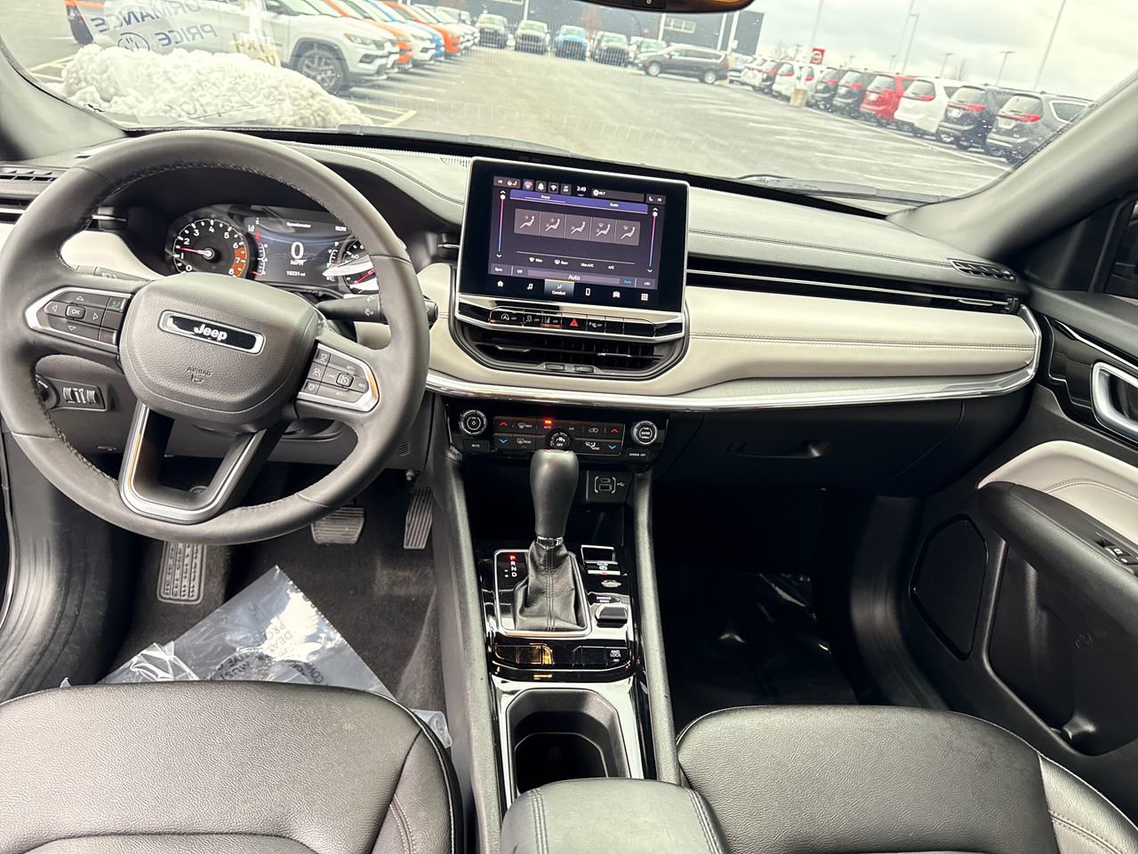 Used 2024 Jeep Compass Limited image 15