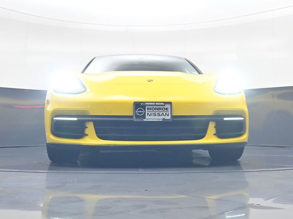 Used 2018 Porsche Panamera 4 image 8