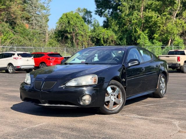 Used 2007 Pontiac Grand Prix w/ Sun And Sound Package FWD image 2