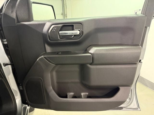 New 2026 Chevrolet Silverado 1500 Custom w/ Turbomax Blackout Package AWD/4WD image 22
