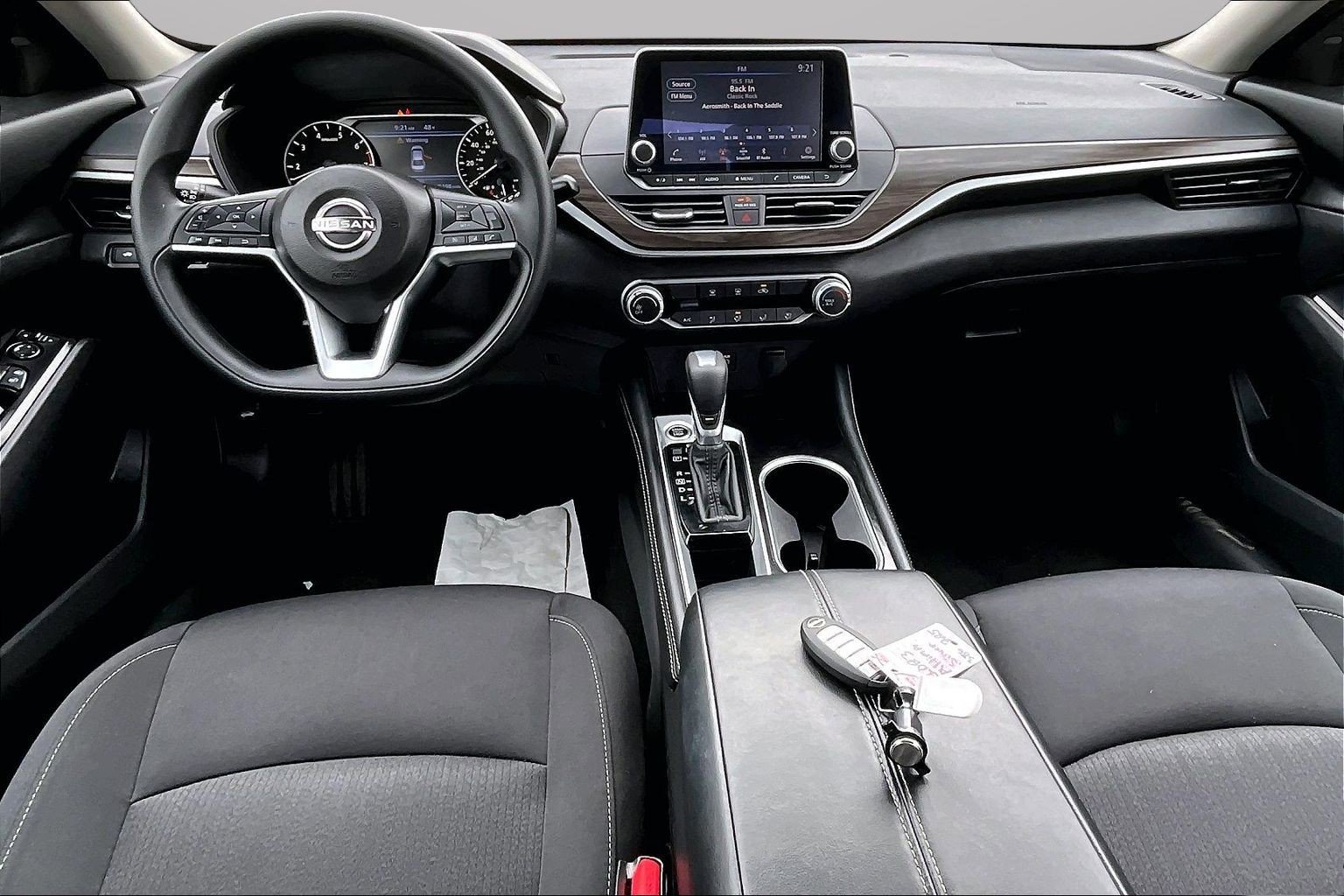 Used 2023 Nissan Altima 2.5 SV FWD image 14
