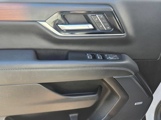 Used 2025 GMC Yukon Denali AWD/4WD image 16
