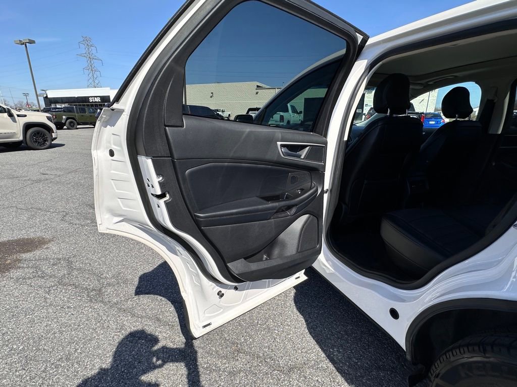 Used 2018 Ford Edge SEL w/ Equipment Group 201A image 23