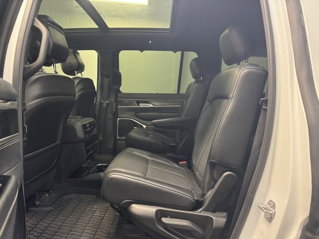 Used 2023 Jeep Wagoneer Series III w/ Premium Group I image 27