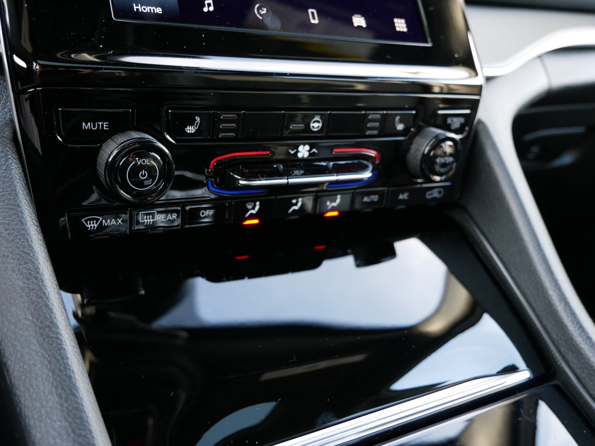 New 2025 Jeep Grand Cherokee L Altitude image 15