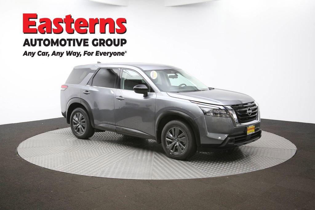 Used 2024 Nissan Pathfinder S image 44