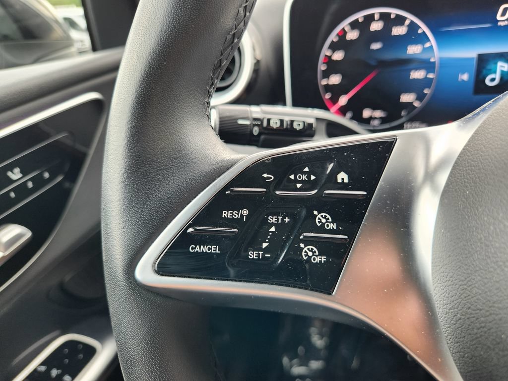 Certified 2025 Mercedes-Benz GLC 300 4MATIC image 33