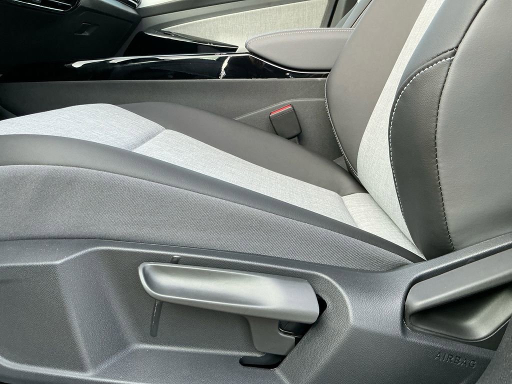 New 2026 Volkswagen ID.4 Pro image 23