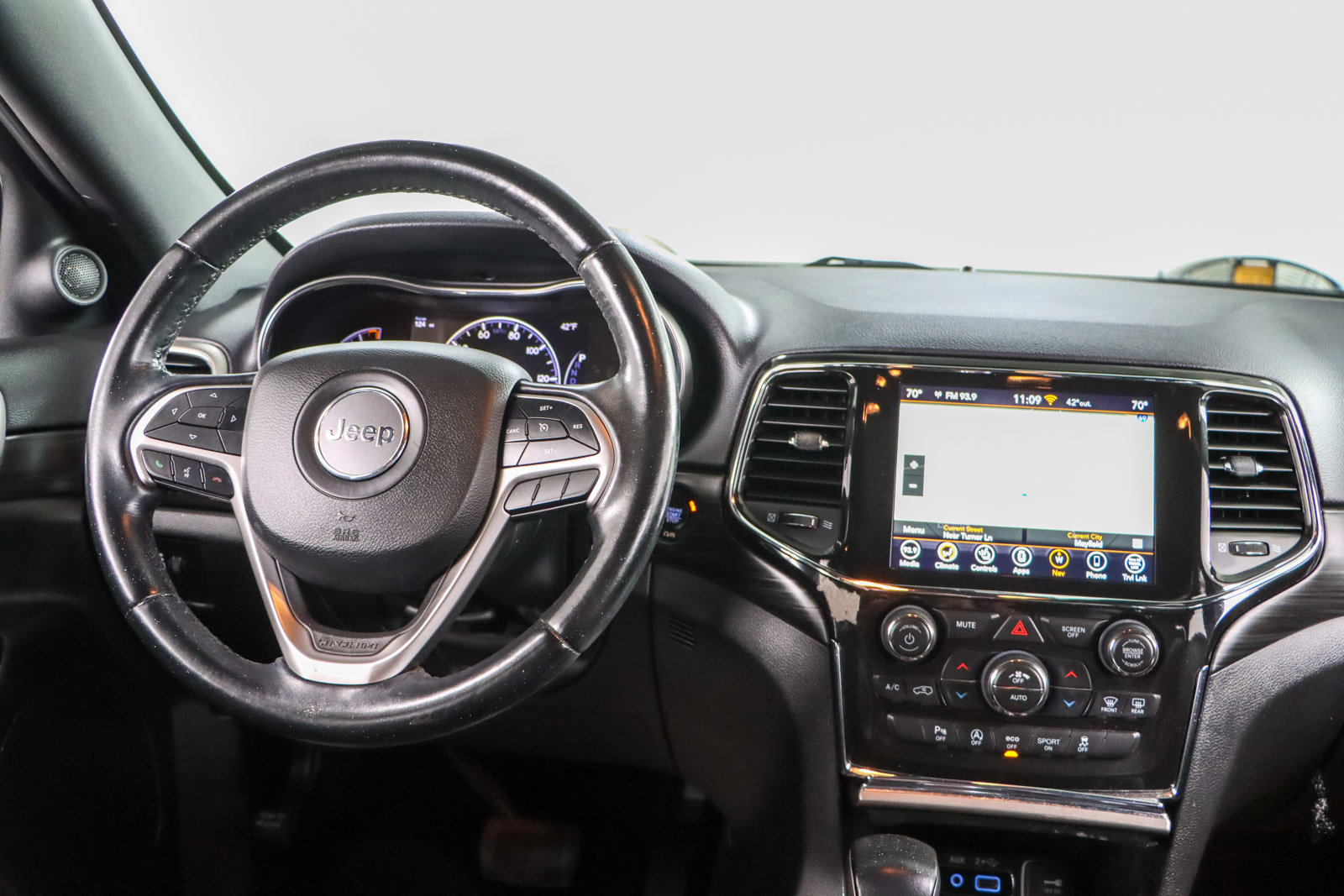 Used 2021 Jeep Grand Cherokee Laredo X image 17