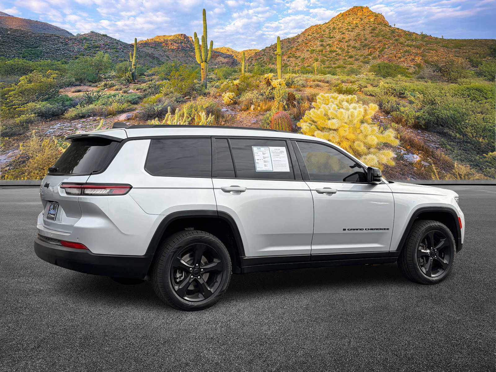 Used 2022 Jeep Grand Cherokee L Laredo AWD/4WD image 4