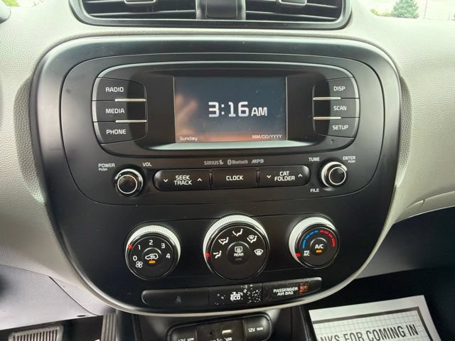 Used 2016 Kia Soul + FWD image 16
