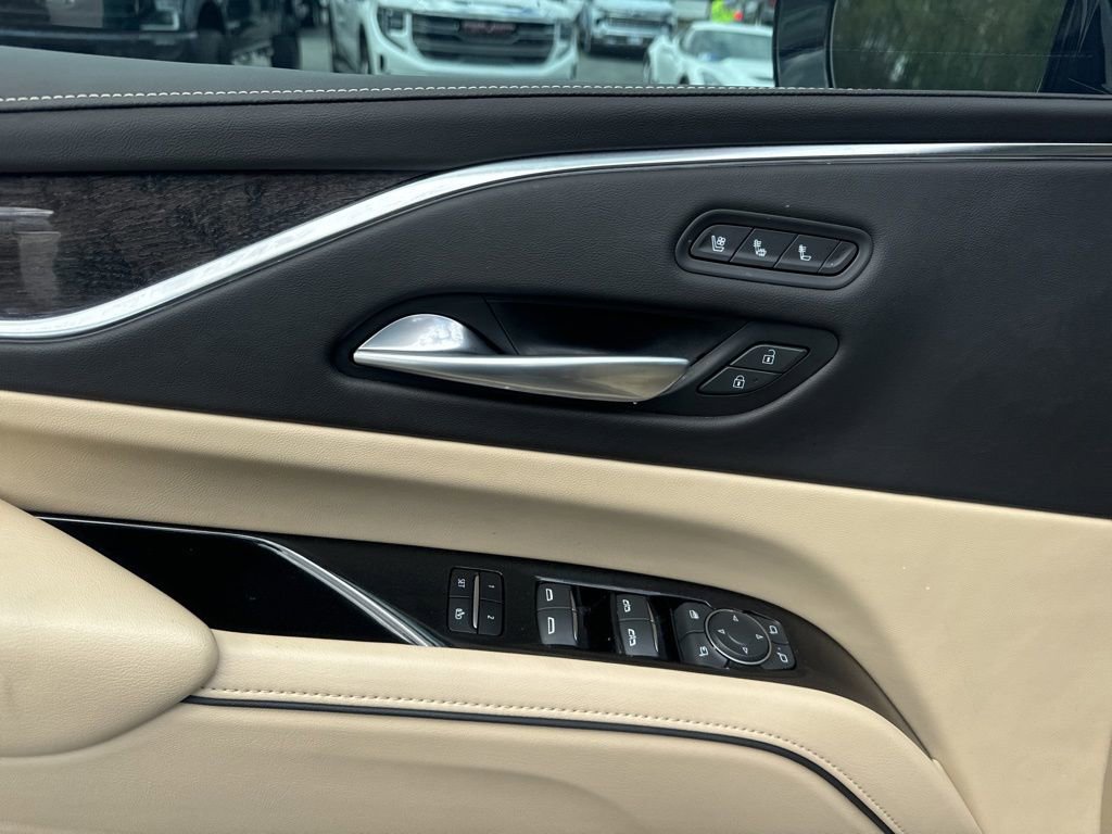 Used 2023 Cadillac Escalade Premium Luxury image 19