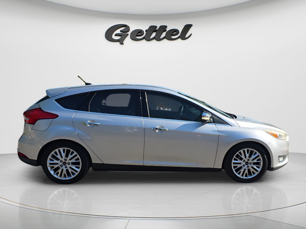 Used 2016 Ford Focus Titanium FWD image 4