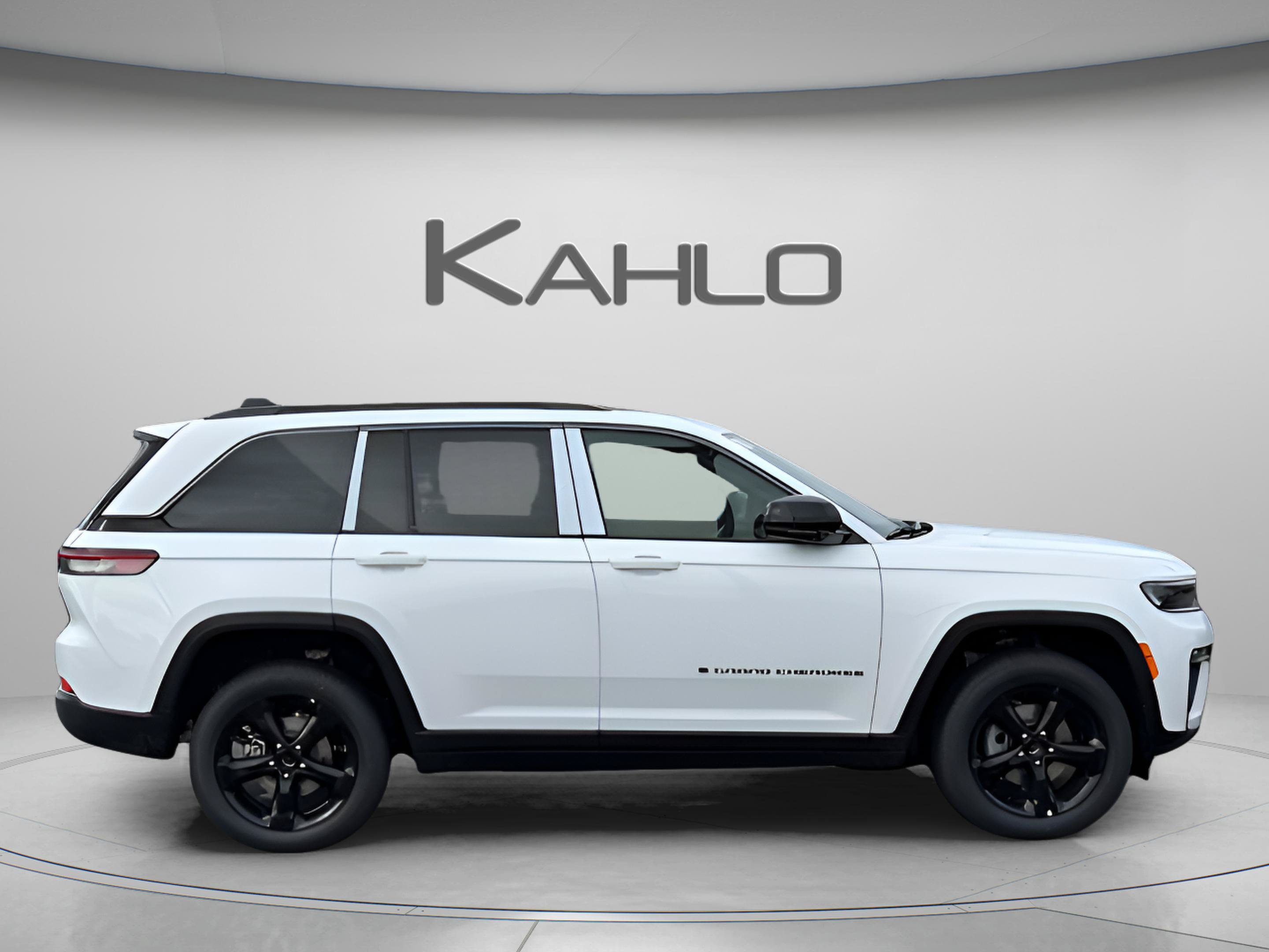 New 2026 Jeep Grand Cherokee Limited w/ Limited Altitude Package AWD/4WD image 5