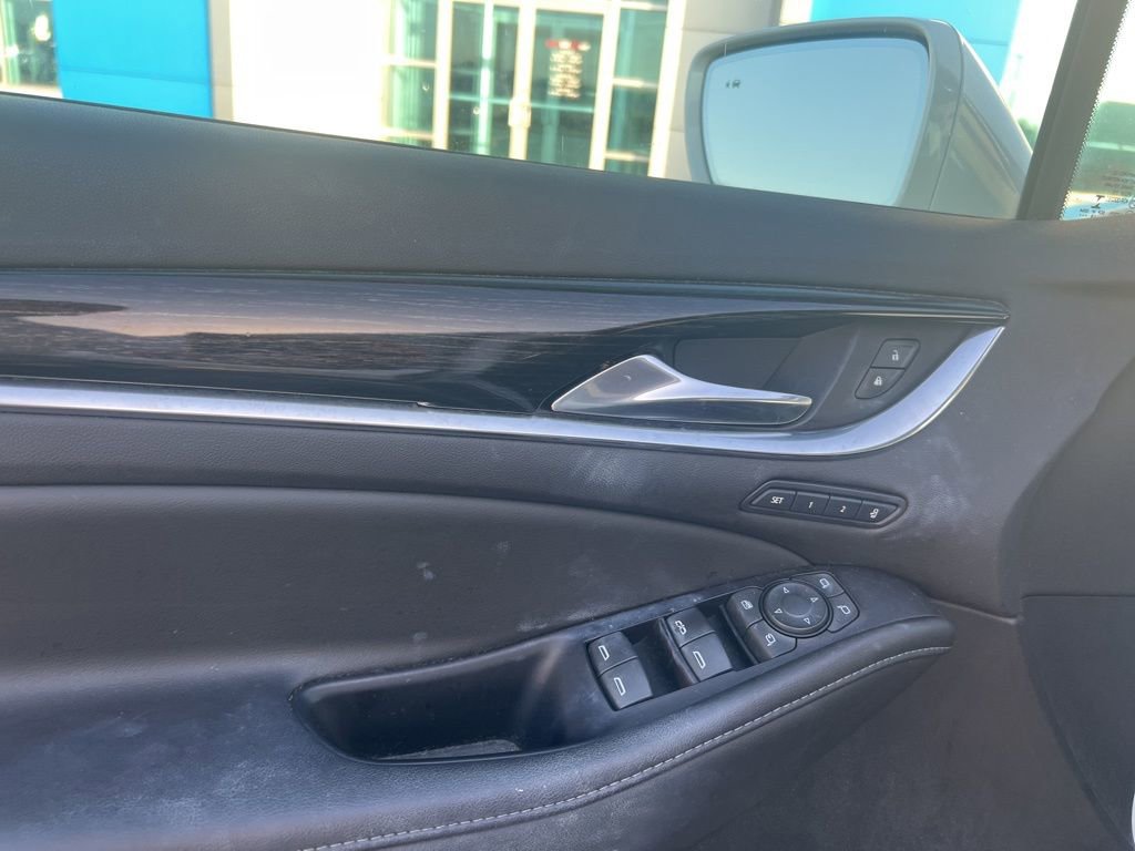 Used 2019 Buick Enclave Avenir w/ Avenir Technology Package FWD image 10