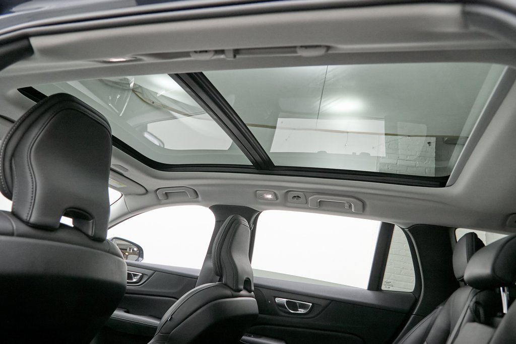 Certified 2024 Volvo V60 B5 Cross Country Ultimate image 23