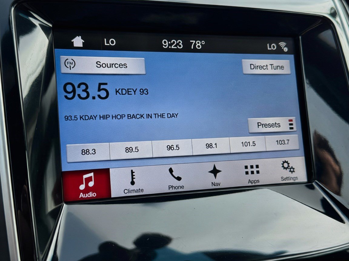 Used 2016 Ford Edge SEL w/ Equipment Group 201A FWD image 11