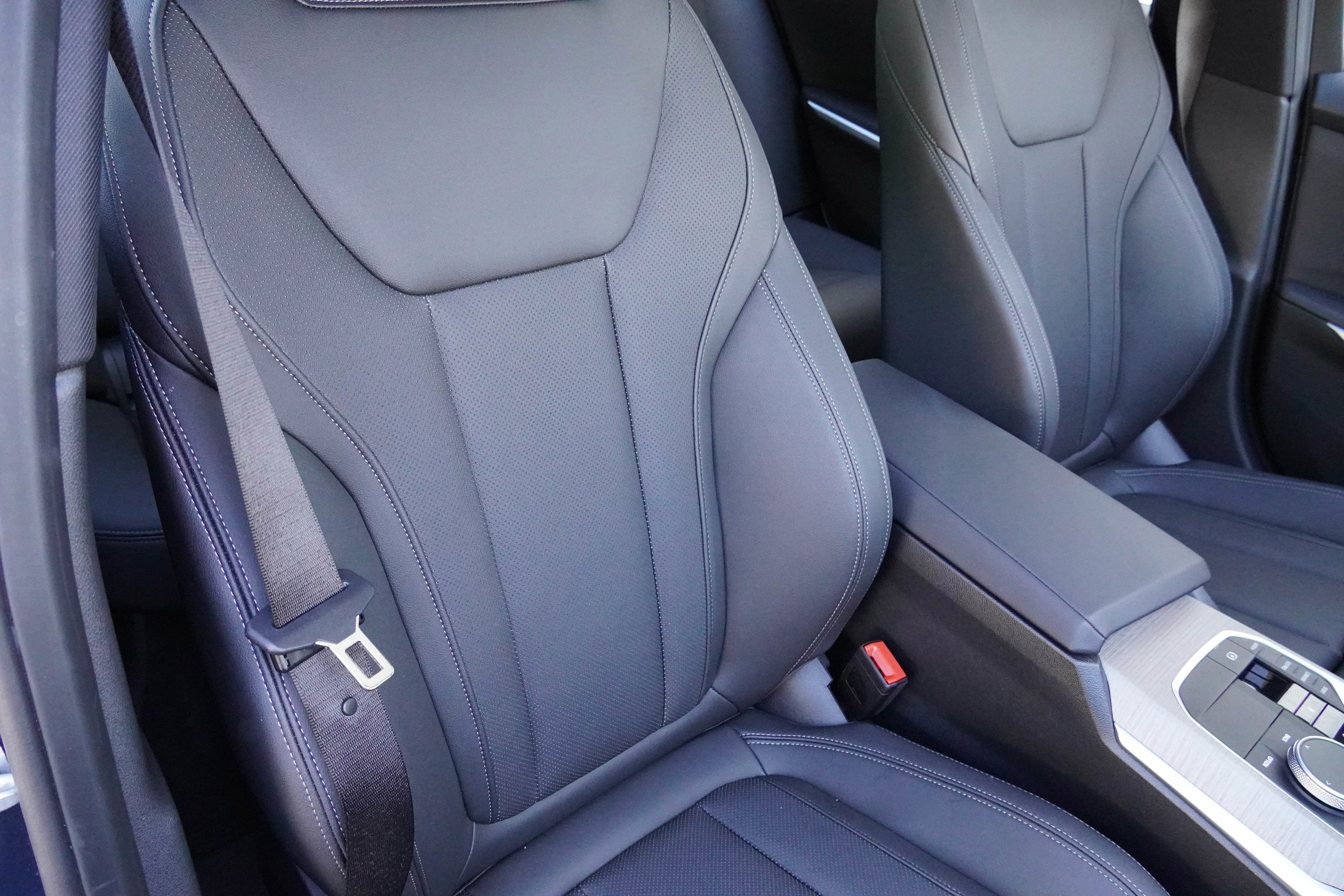 Certified 2025 BMW 330i Sedan RWD image 14