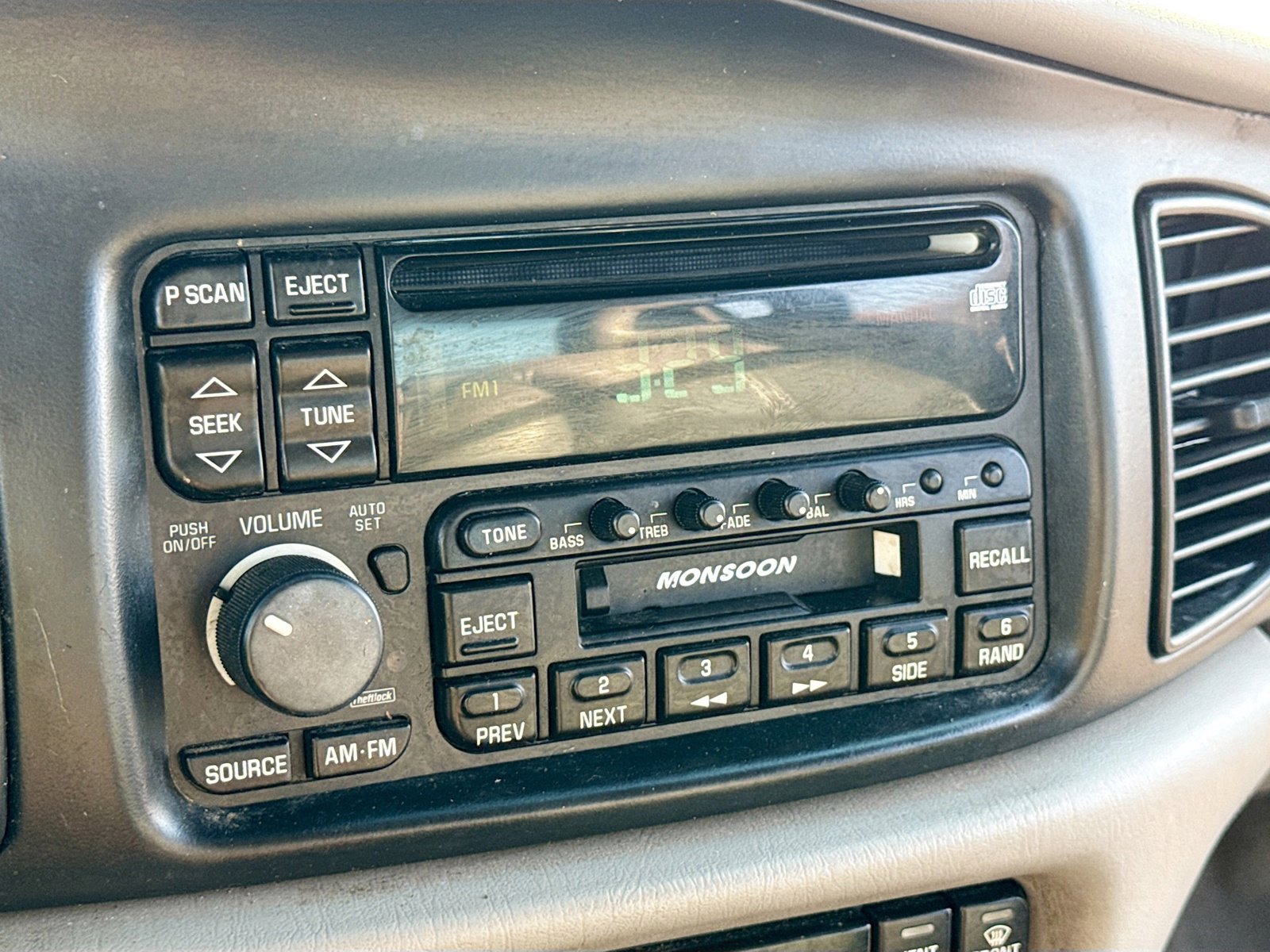 Used 2001 Buick Regal GS w/ Luxury Pkg image 8