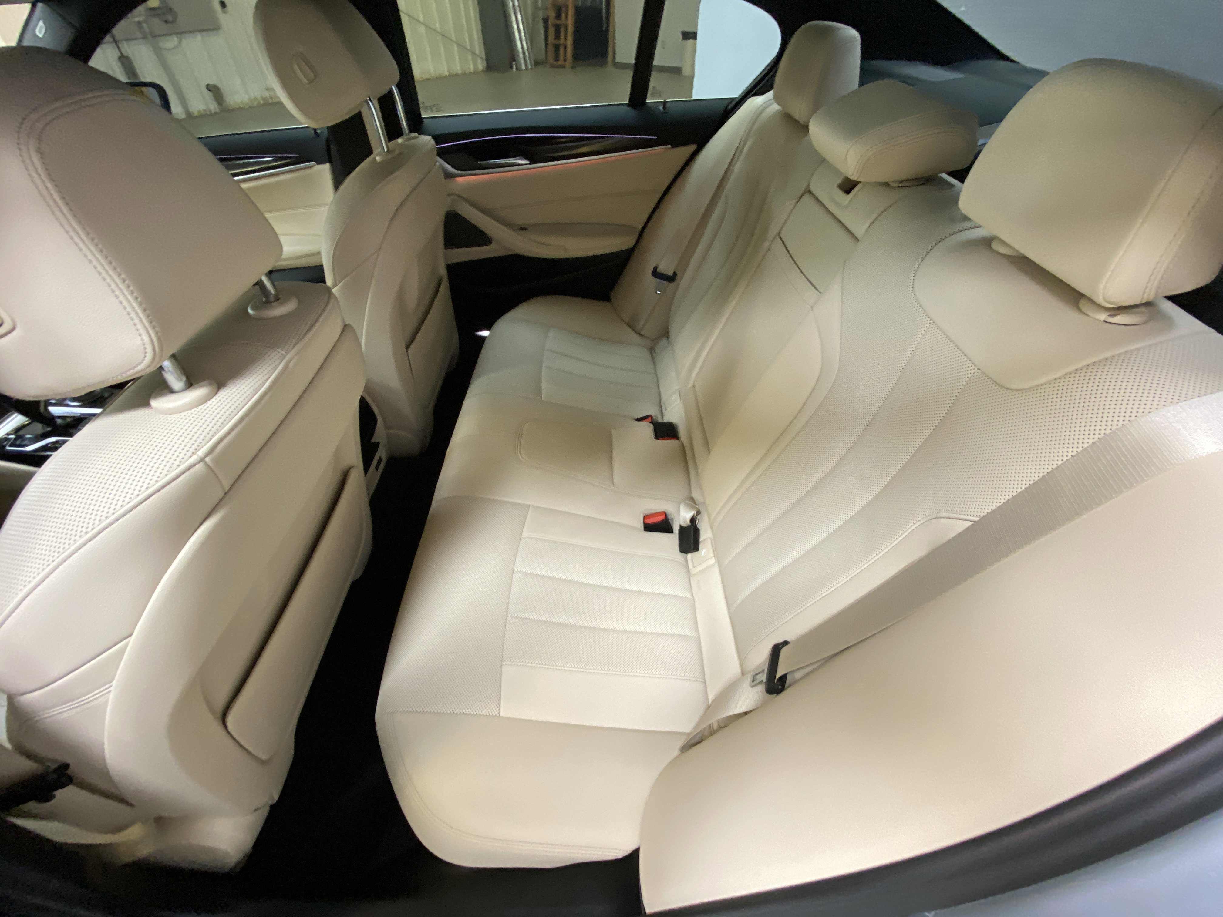 Used 2023 BMW 530e w/ Premium Package image 26