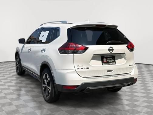 Used 2018 Nissan Rogue SL w/ Premium Package AWD/4WD image 5